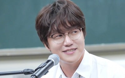'아는형님' 성시경, 나 고대 나온 남자야…'장학퀴즈' 자신감