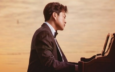 김호중, 첫 단독 팬미팅 일정·장소 변경 "정부지침 준수, 회당 1500석 규모"