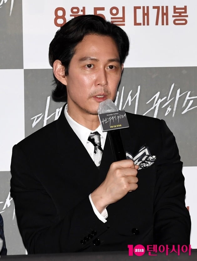 배우 이정재가 28일 오후 서울 한강로동 CGV용산아이파크몰에서 열린 영화 '다만 악에서 구하소서' 언론시사회에 참석했다. / 사진=조준원 기자 wizard333@