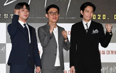 [TEN 포토] 박정민-홍원찬 감독-이정재 '다만 악에서 구하소서 파이팅!'