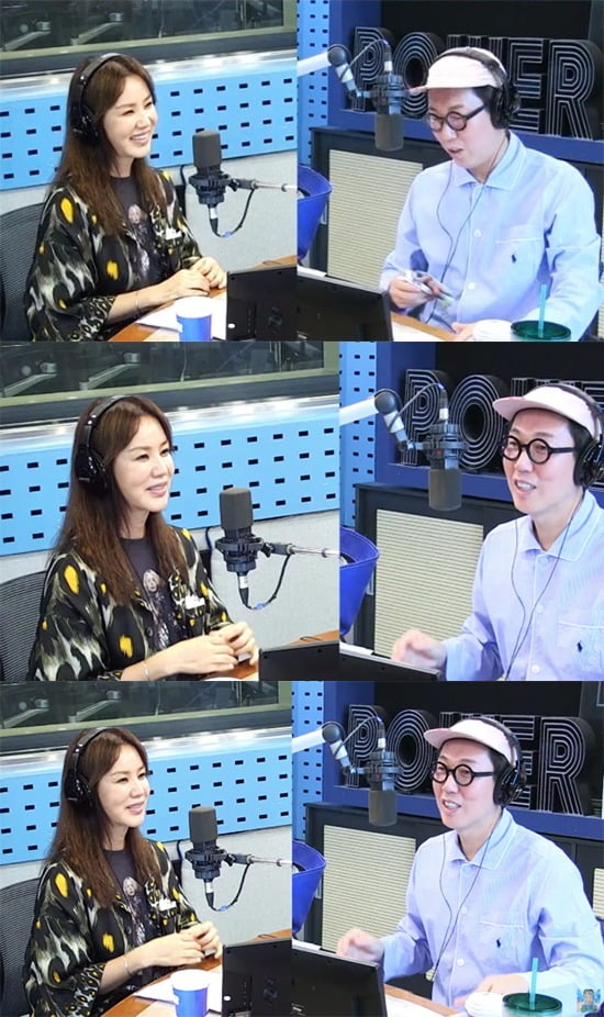 '철파엠'에 엄정화가 게스트로 출연했다. / 사진=SBS 파워FM 방송 캡처