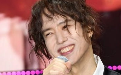 '탑골 GD' 양준일 컴백, 잇단 논란 속 정면 승부 카드 통할까