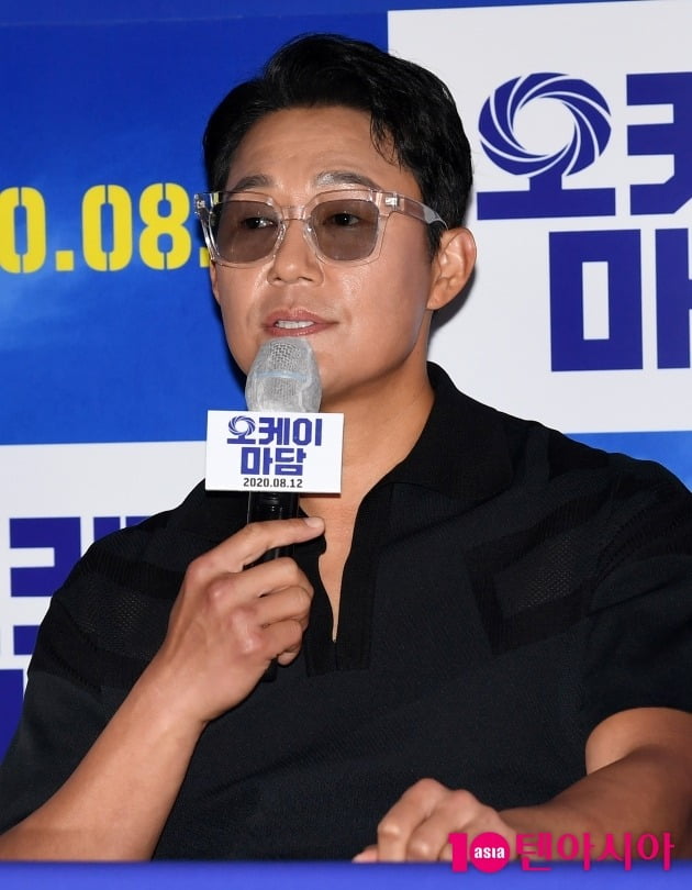 배우 박성웅이 3일 오후 서울 삼성동 메가박스 코엑스에서 열린 영화 '오케이 마담' 언론시사회에 참석했다. /조준원 기자 wizard333@