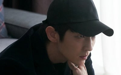 '악의 꽃' 이준기·문채원, 부부 사이 싹트는 의심…아슬아슬한 '추적'