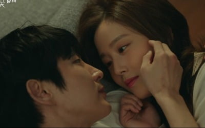 '악의 꽃' 문채원, 범죄 현장서 이준기 시곗줄 발견…자체 최고치 경신
