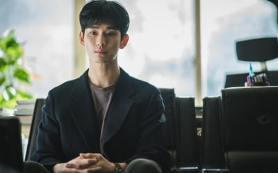 '사괜', 김수현이라 괜찮아…연기 인생 2막 '본격화'