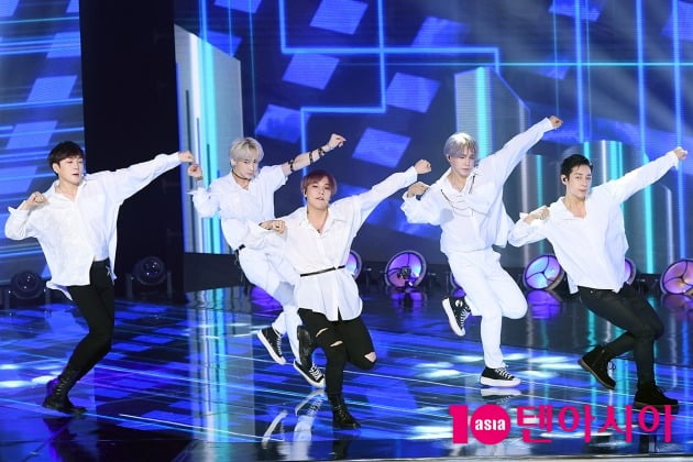 [TEN 포토] 머스트비 '신명나는 퍼포먼스'