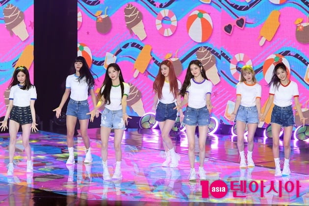 [TEN 포토] 체리블렛 '귀여운애 옆에 귀여운애'