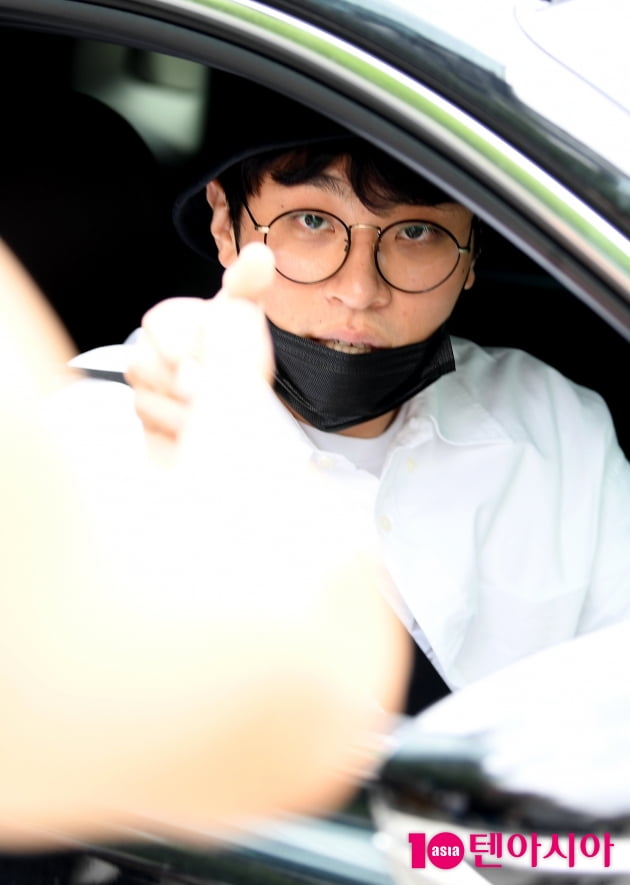 [TEN 포토] 박정민 '팬들 챙기는 멋진남'