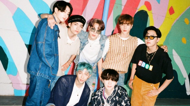 방탄소년단, 'Dynamite' 단체 포토 공개…눈부신 완전체