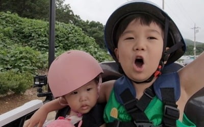 '슈돌' 하영, 먹방 포텐 터졌다…수박 먹으며 "와구와구"
