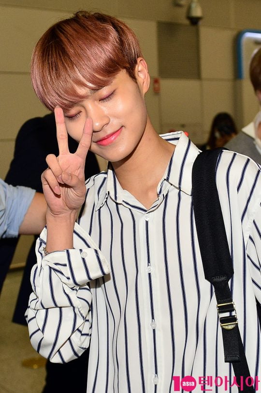 [타임머신] 워너원, 어느덧 데뷔 3주년… 풋풋한 시절 출국길 (TEN컷)