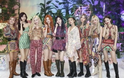 JYP엔터, 트와이스 악플러 37건 고소 "민·형사상 선처없이 대응"
