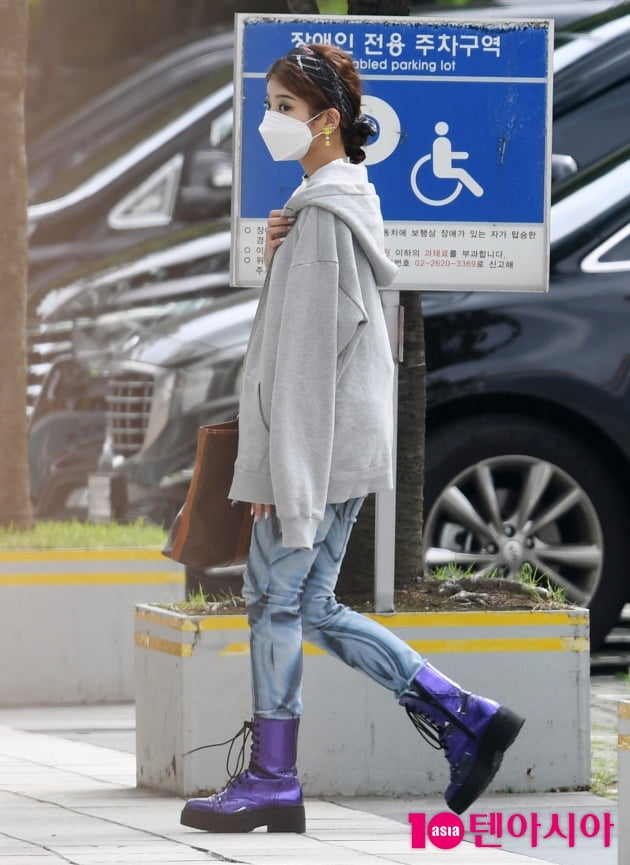 [TEN 포토] 있지 리아 '추워요'