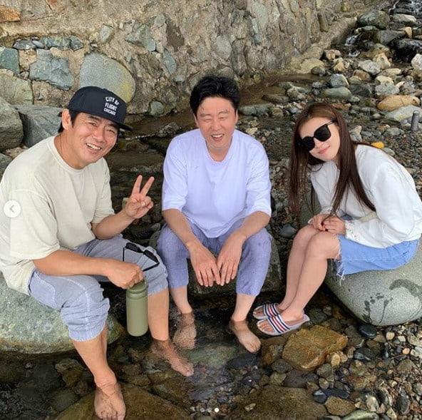 성동일 김희원 하지원 / 사진 = 여진구 인스타그램