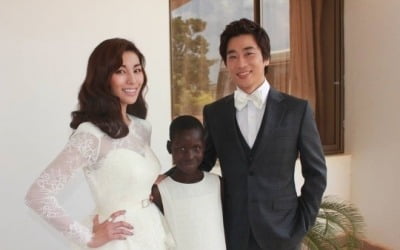 "사랑합니다"…'유은성♥' 김정화, 결혼 8주년 자축 '딸 아그네스와 활짝 미소'