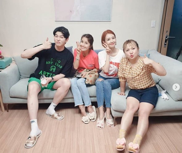 윤균상 신애라 오정연 박나래 / 사진 = 오정연 인스타그램