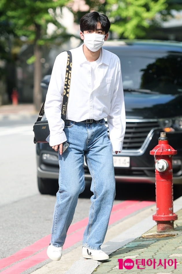 [TEN 포토] 김요한 '멋들어진 청바지 핏'