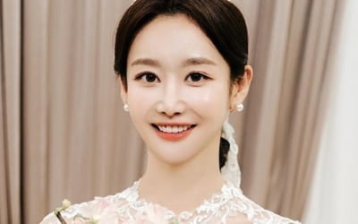 크레용팝 금미, 결혼 6개월 만에 엄마 됐다…생후 8일 아기 모습 공개