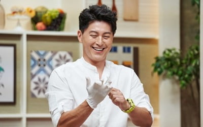'집쿡라이브' 류수영, 미소 떠나지 않는 일일셰프…사랑꾼 면모