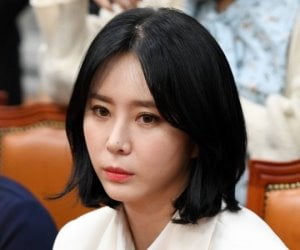 '적색수배' 윤지오, 보란듯이 SNS 생일 인증…법무부 "소재 불명"