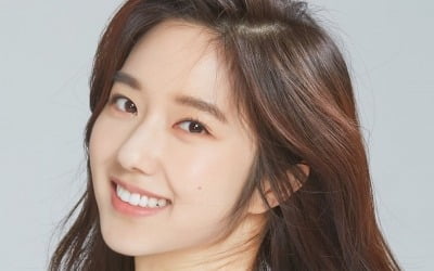 이혜성, 청순美 가득 새 프로필 공개…♥전현무가 또 반하겠네