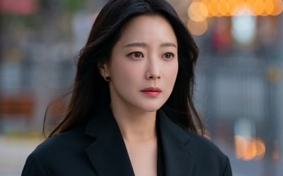 '앨리스' 죽은 김희선의 등장, 대체 누구?
