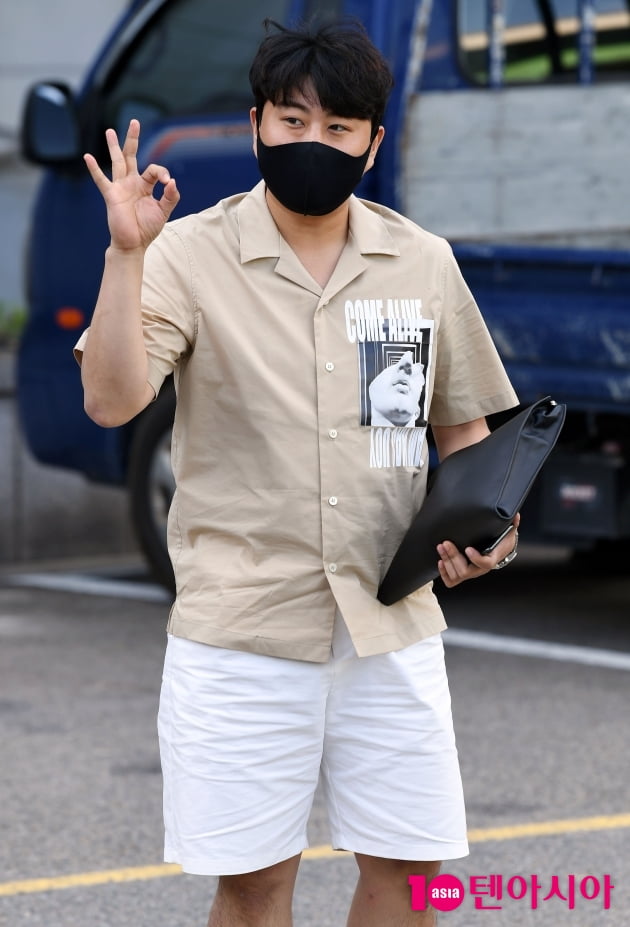 [TEN 포토] 김호중 '오늘도 많이 좋아해줘 OK?'