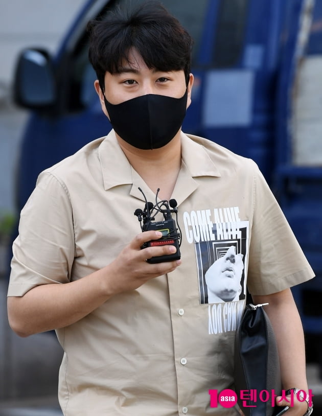 [TEN 포토] 김호중 '네버엔딩 스토리 촬영왔어요'