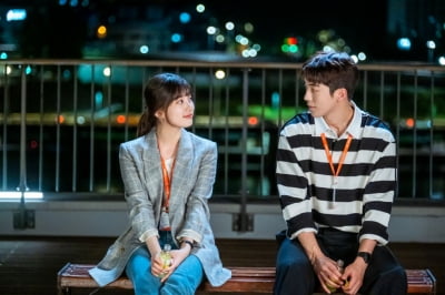 '스타트업' 남주혁·배수지, 눈만 마주쳐도 '설렘'