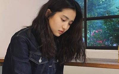 김태리, 독서 삼매경…숨길 수 없는 청순美