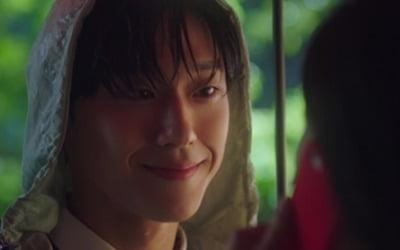 '18어게인' 이도현, 빗속 우산 티저…심쿵 매력