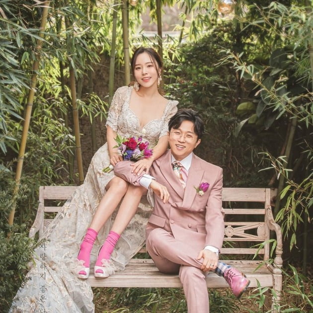 박성광♥이솔이 결혼 소감 "코로나19로 힘들 신랑·신부, 응원하고 축복" [전문]