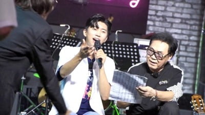 '뽕숭아학당' 임영웅, 쎄시봉 '나 그대에게 모두 드리리' 열창…감성 장인다운 소화력