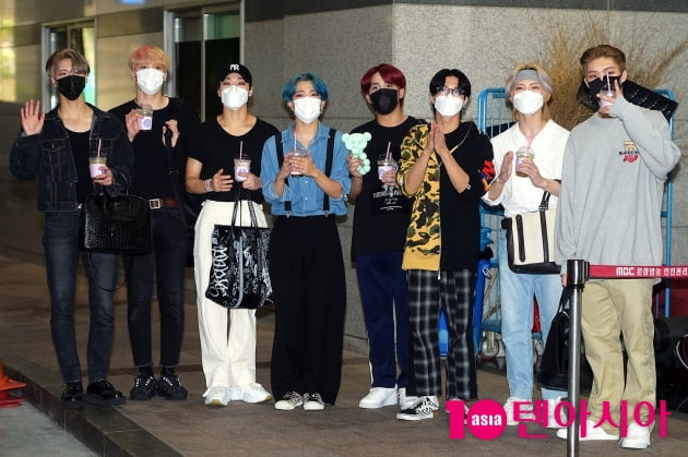 [TEN 포토] 에이티즈 '멋들어진 출근길'