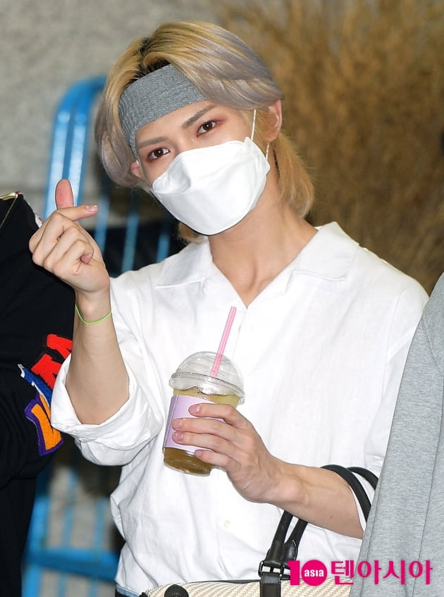 [TEN 포토] 에이티즈 여상 '섹시한 손 등 핏줄'