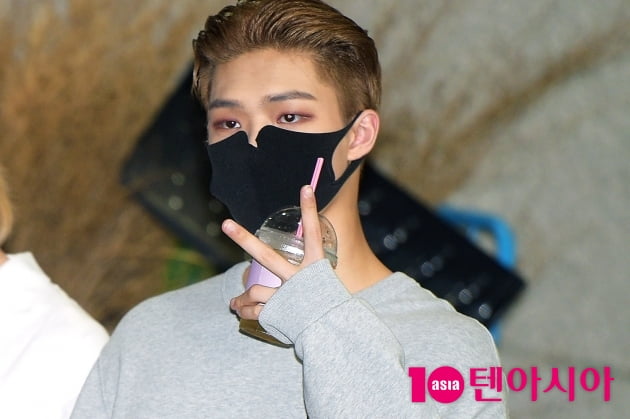 [TEN 포토] 에이티즈 민기 '상남자 눈빛 장착'