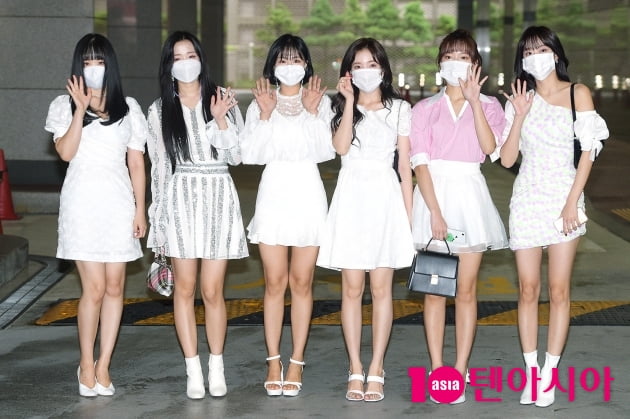 [TEN 포토] 에이프릴 '출근길 밝히는 미모'