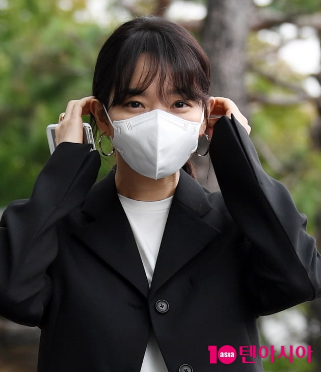 [TEN 포토] '디바' 신민아 '10년만에 라디오 출근'
