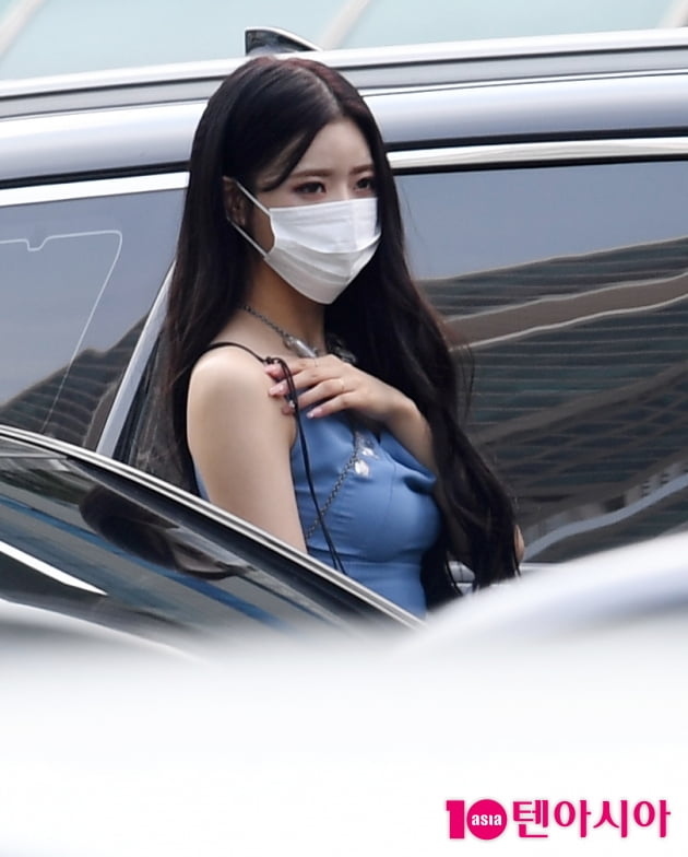 [TEN 포토] 러블리즈 이미주 '시원한 블루'