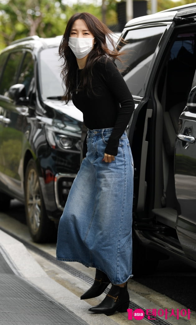 [TEN 포토] 전지윤 '편안한 복장으로 출근길'