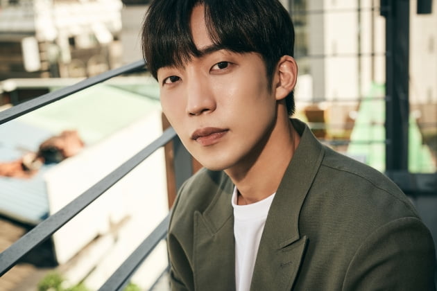'한번 다녀왔습니다'에서 윤재석으로 분한 배우 이상이/ 사진=피엘케이굿프렌즈 제공