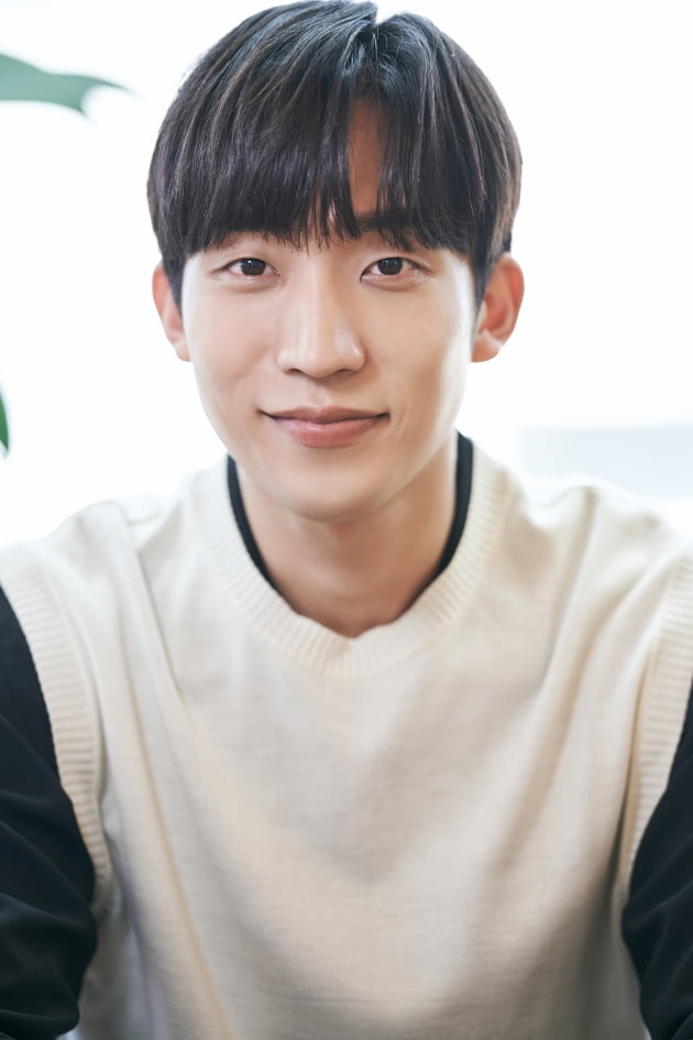 '한번 다녀왔습니다'에서 윤재석으로 분한 배우 이상이/ 사진=피엘케이굿프렌즈 제공