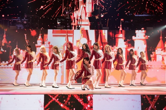 그룹 아이즈원 / 사진제공=오프더레코드, 스윙엔터테인먼트