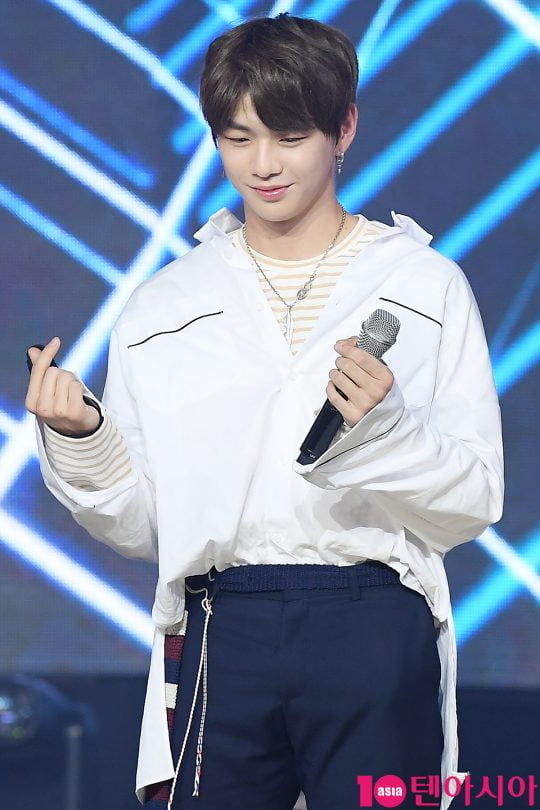 [B컷 방출] 강다니엘, '포토데이·음악·비주얼…뭐든지 1위'
