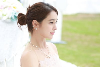 "다희 결혼식날" 이민정,  민폐 하객의 정석…누리꾼 "신부보다 예쁘면 어떡해"