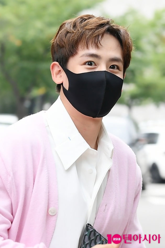 [TEN 포토] 닉쿤 '꽃사슴 눈망울'