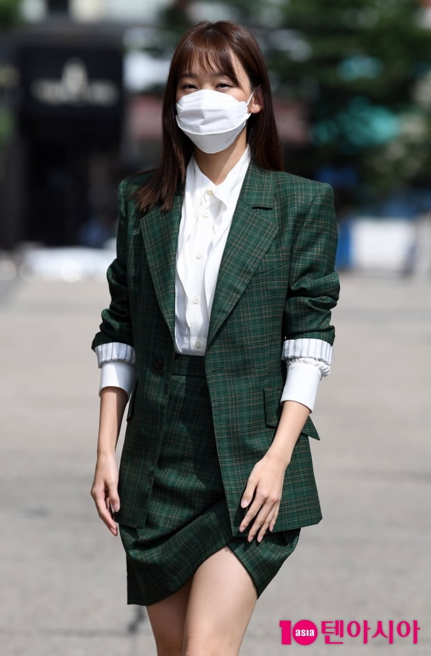 [TEN 포토] 진기주 '언밸런스 치마가 포인트'(오 삼광빌라)
