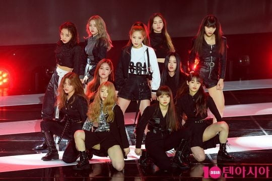 [B컷 방출] 이달의 소녀 10월19일 컴백…'손하트에도 귀여움 한도 초과'
