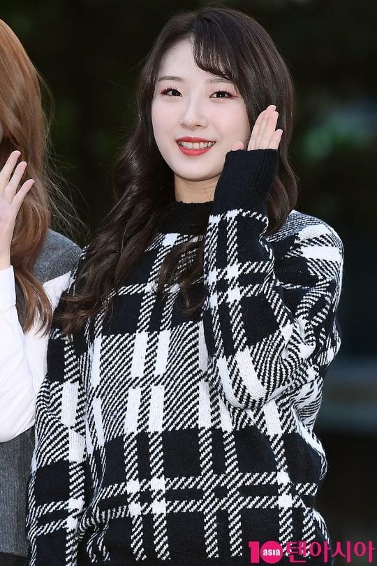 [B컷 방출] 이달의 소녀 10월19일 컴백…'손하트에도 귀여움 한도 초과'